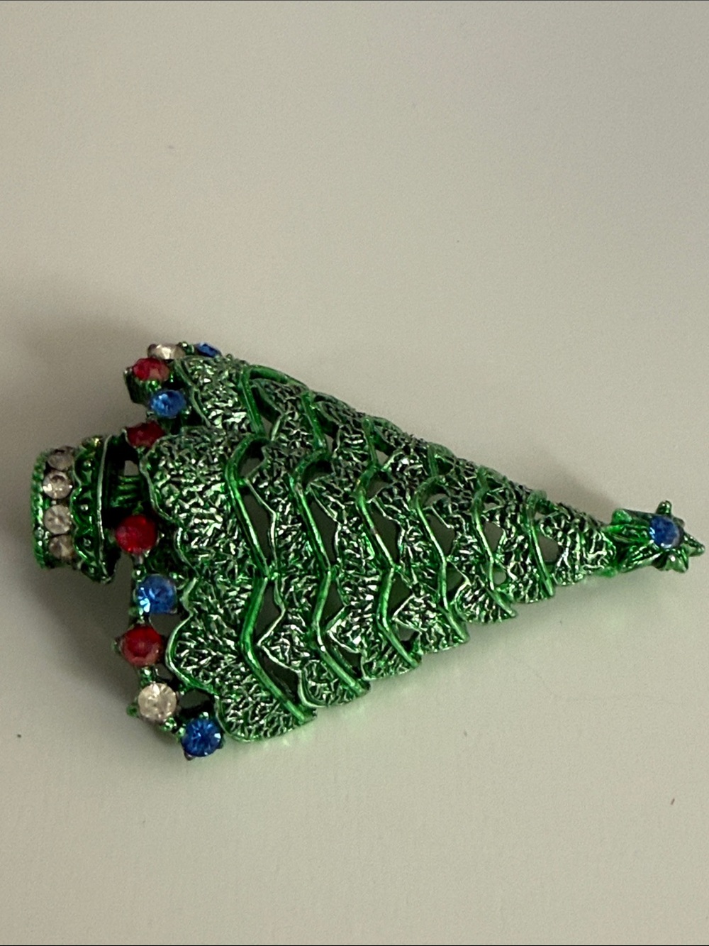 Reserved M Rare vintage Corel Green Jeweled Christmas Tree Brooch pin book piece - Picture 5 of 12